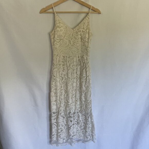 H&M Dresses & Skirts - H&M white lace midi dress floral v-neck style comfortable low back summer dress